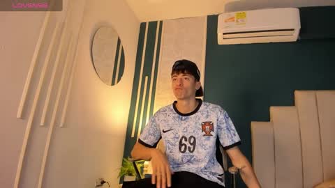 Snapshot of alessandro_dybala chatting on January 26, 12:01 pm Alessandro Dybala online show from January 26, 12:01 pm