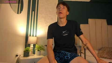 Snapshot of alessandro_dybala chatting on December 12, 1:17 pm Alessandro Dybala online show from December 12, 1:17 pm