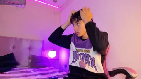 Snapshot of alessandro_dybala chatting on February 18, 11:44 am Alessandro Dybala online show from February 18, 11:44 am