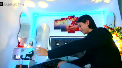 Snapshot of alex_and_fabian chatting on January 11, 6:54 pm sneider online show from January 11, 6:54 pm
