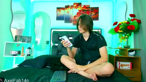 Snapshot of alex_and_fabian chatting on February 4, 6:38 pm sneider online show from February 4, 6:38 pm
