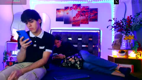 Snapshot of alex_and_fabian chatting on December 7, 6:48 pm sneider online show from December 7, 6:48 pm