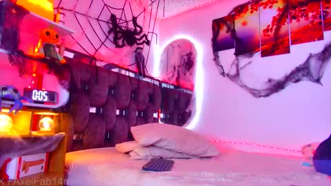 sneider online show from November 4, 9:05 pm