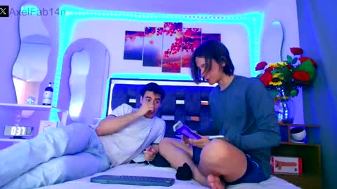 Snapshot of alex_and_fabian chatting on January 24, 6:46 pm sneider online show from January 24, 6:46 pm