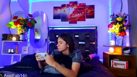 Snapshot of alex_and_fabian chatting on February 17, 6:37 pm sneider online show from February 17, 6:37 pm