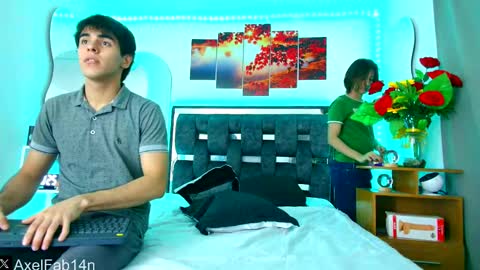 Snapshot of alex_and_fabian chatting on February 23, 7:14 pm sneider online show from February 23, 7:14 pm