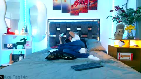 Snapshot of alex_and_fabian chatting on December 22, 6:37 pm sneider online show from December 22, 6:37 pm