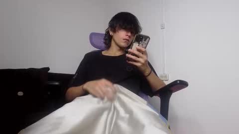 alex_connorr online show from April 13, 3:07 am