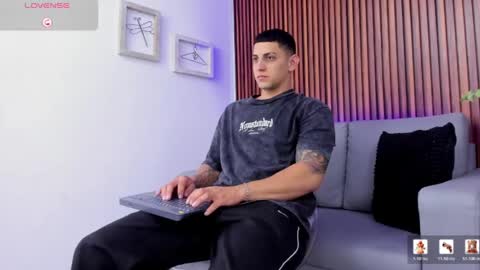 alex online show from April 25, 1:14 pm