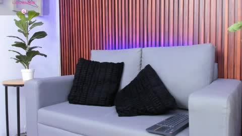 alex online show from April 4, 12:13 pm