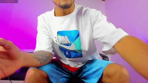 Snapshot of alex_lord_ chatting on December 28, 8:58 pm i am Alex online show from December 28, 8:58 pm