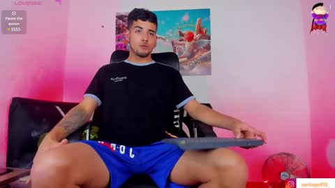 Snapshot of alex_lord_ chatting on March 6, 9:42 pm i am Alex online show from March 6, 9:42 pm