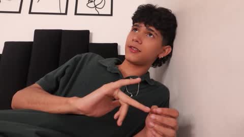 alex_mark_ online show from March 12, 7:32 pm