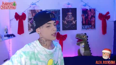 Snapshot of alex_rockstar chatting on December 17, 8:43 pm online show from December 17, 8:43 pm
