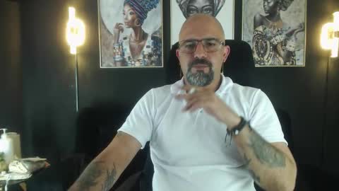Snapshot of alex_saints_ce chatting on September 10, 9:13 pm Alex Saints online show from September 10, 9:13 pm