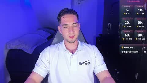 Snapshot of alex_smith0 chatting on October 3, 12:59 am     online show from October 3, 12:59 am