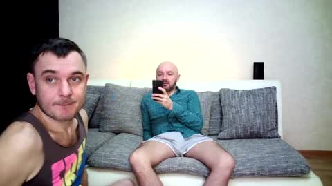 Snapshot of alex_tobey chatting on February 5, 1:26 am Alex and Tobey online show from February 5, 1:26 am