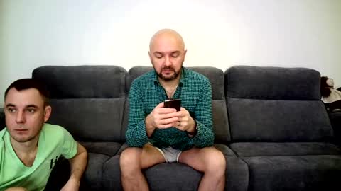 Snapshot of alex_tobey chatting on December 21, 5:14 am Alex and Tobey online show from December 21, 5:14 am