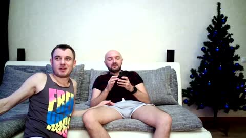 Snapshot of alex_tobey chatting on January 9, 7:42 am Alex and Tobey online show from January 9, 7:42 am