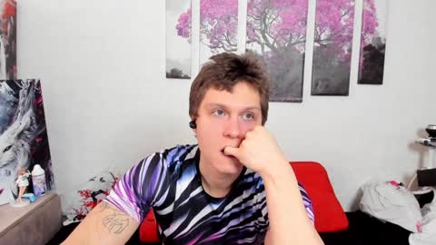 Snapshot of alex_wandhot chatting on February 8, 8:52 am Alex WandHot online show from February 8, 8:52 am
