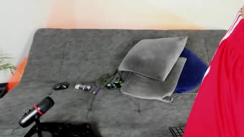 Alex Woll online show from October 21, 8:39 am