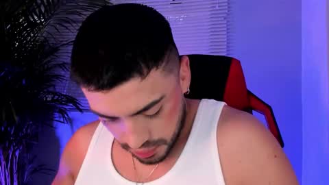 Snapshot of alexander_diiaz chatting on October 3, 12:10 pm Alexander Diaz online show from October 3, 12:10 pm