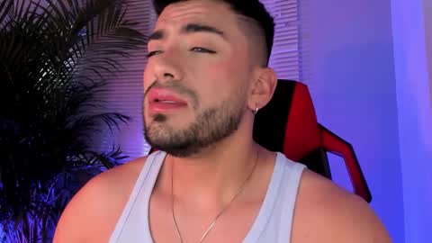 Snapshot of alexander_diiaz chatting on September 25, 11:42 am Alexander Diaz online show from September 25, 11:42 am