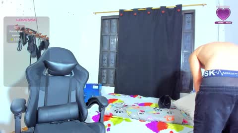 Snapshot of alexander_hot_20 chatting on October 13, 10:49 pm alexander_hot_20 online show from October 13, 10:49 pm