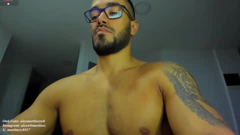 Snapshot of alexander_martines chatting on October 1, 11:19 pm Onlyfansalexmartinezwb Instagram alexwbmartinez Twitter martinezcb937 online show from October 1, 11:19 pm