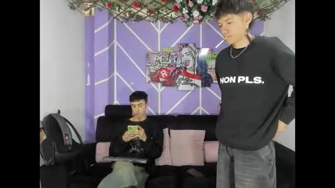 chicos hot online show from April 9, 1:17 pm