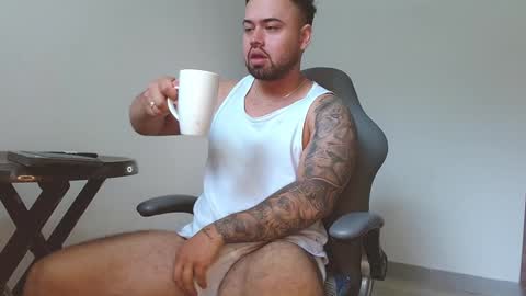 Snapshot of alexandro_king chatting on January 5, 1:36 pm ALEX online show from January 5, 1:36 pm