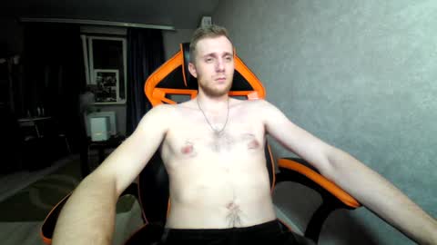 Snapshot of alexfox2018 chatting on December 19, 2:34 am Alex online show from December 19, 2:34 am