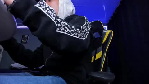 alexgiraldo__ online show from October 16, 10:56 am