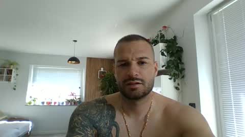 rey ale84 online show from April 7, 1:33 pm