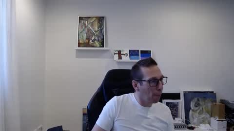 Snapshot of alexhunter4u chatting on January 28, 8:47 am alexhunter4u online show from January 28, 8:47 am
