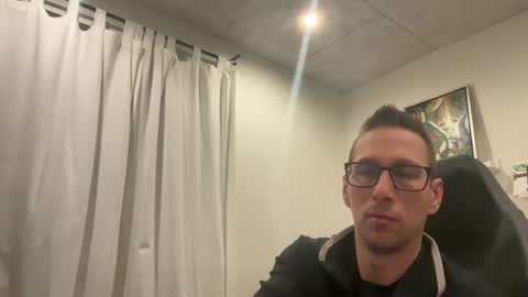 Snapshot of alexhunter4u chatting on January 13, 10:03 pm alexhunter4u online show from January 13, 10:03 pm