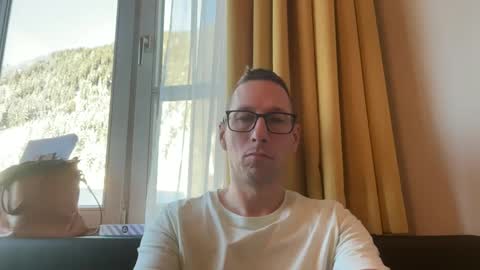 Snapshot of alexhunter4u chatting on December 27, 9:50 am alexhunter4u online show from December 27, 9:50 am