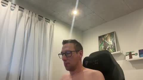 Snapshot of alexhunter4u chatting on January 14, 8:20 am alexhunter4u online show from January 14, 8:20 am