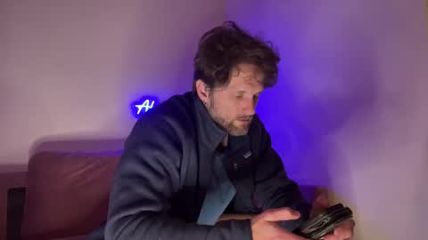 Alex Mann online show from November 19, 2:33 am