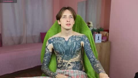 Snapshot of alexxone_ chatting on September 13, 12:39 pm Alex online show from September 13, 12:39 pm