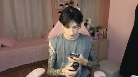 Snapshot of alexxone_ chatting on September 28, 12:25 pm Alex online show from September 28, 12:25 pm