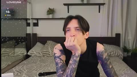 Snapshot of alexxone_ chatting on October 7, 11:47 am Alex online show from October 7, 11:47 am