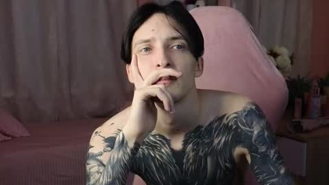 Snapshot of alexxone_ chatting on October 9, 12:10 pm Alex online show from October 9, 12:10 pm