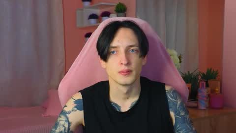 Snapshot of alexxone_ chatting on October 2, 12:09 pm Alex online show from October 2, 12:09 pm