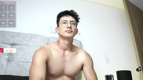 Snapshot of alexxx__01 chatting on October 16, 11:02 pm Alex online show from October 16, 11:02 pm