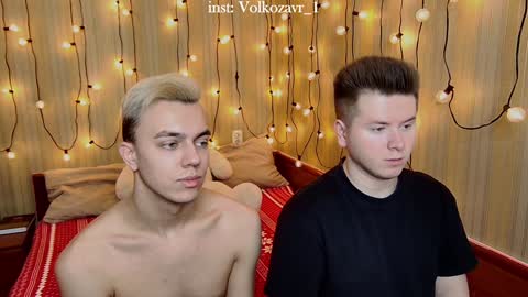 Snapshot of alexxx_d chatting on December 9, 12:42 pm AlexDimaIgor online show from December 9, 12:42 pm