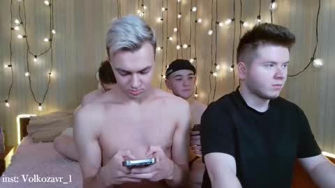 Snapshot of alexxx_d chatting on February 25, 6:53 pm AlexDimaIgor online show from February 25, 6:53 pm