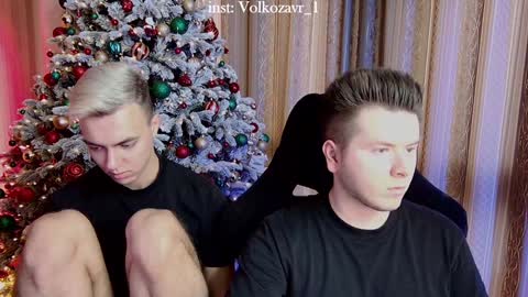 Snapshot of alexxx_d chatting on December 23, 9:38 am AlexDimaIgor online show from December 23, 9:38 am