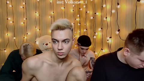 Snapshot of alexxx_d chatting on December 13, 5:54 pm AlexDimaIgor online show from December 13, 5:54 pm