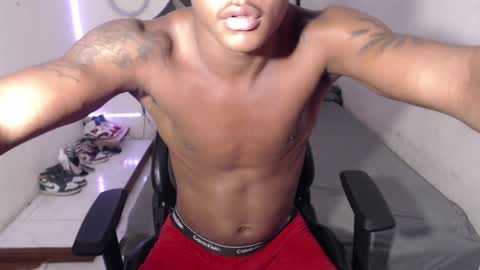 Snapshot of alid_17 chatting on January 5, 10:50 pm Alid 17 online show from January 5, 10:50 pm